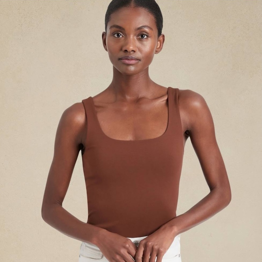 banana republic scoop-neck thong bodysuit (size small)